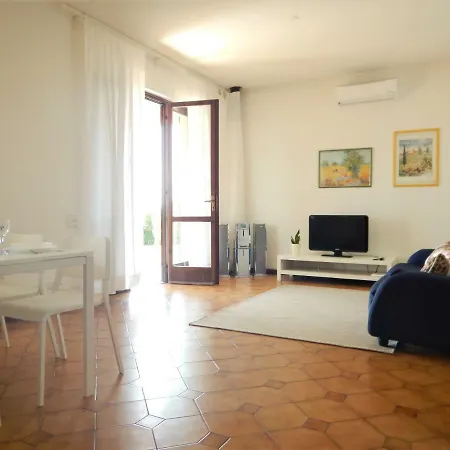 Lilli Apartment *